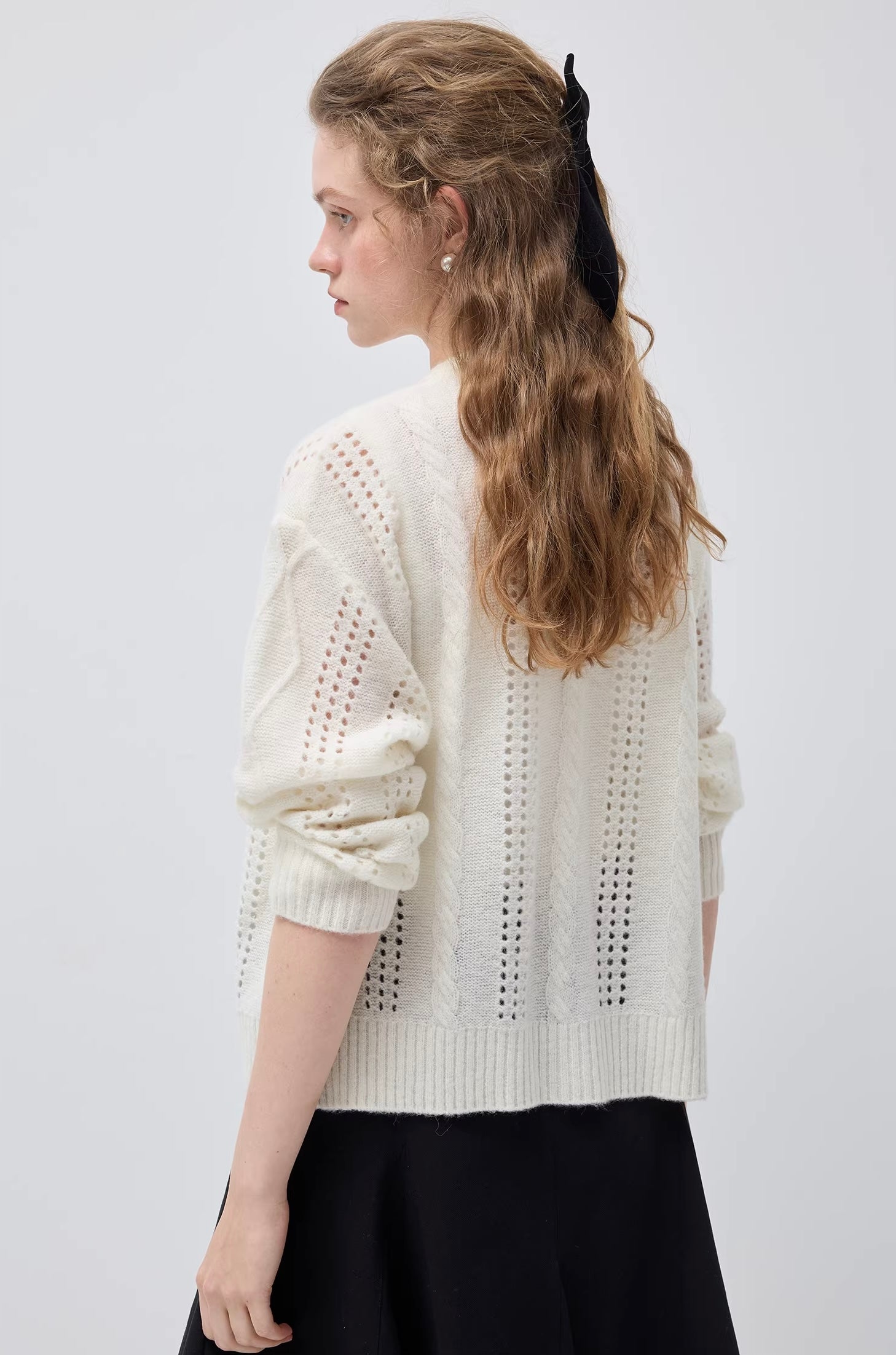 フラワー刺繍ウールカーディガン
C3443