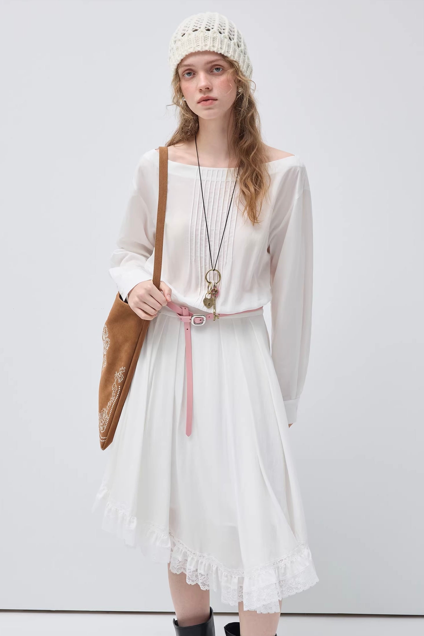 ピュアムード オフショルレースワンピース
C3449