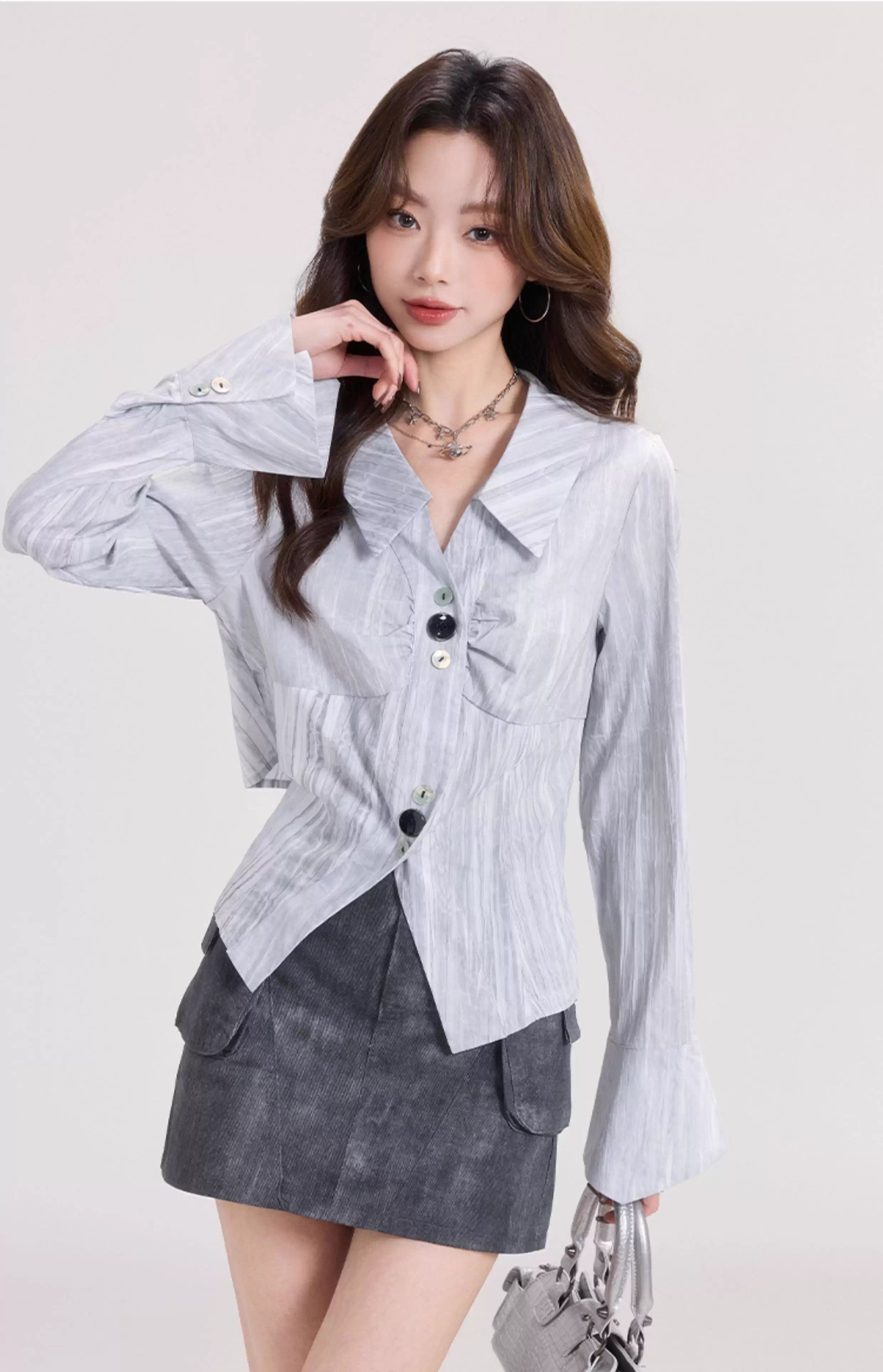 フレンチスタイルVネックトランペットトップスC3493