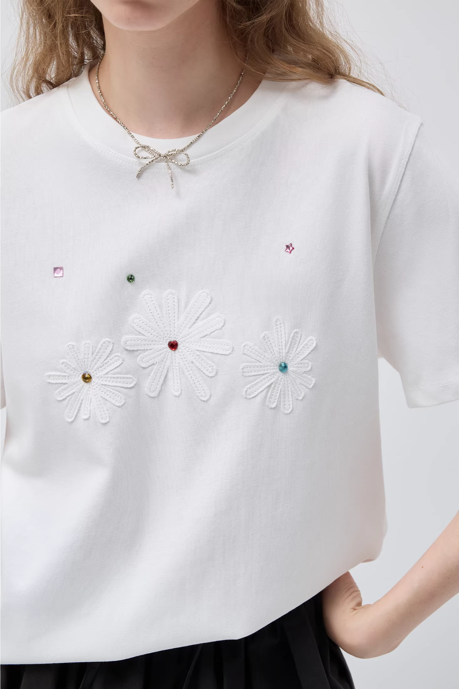 ラウンドネックパッチ刺繍入りカジュアルTシャツC3517