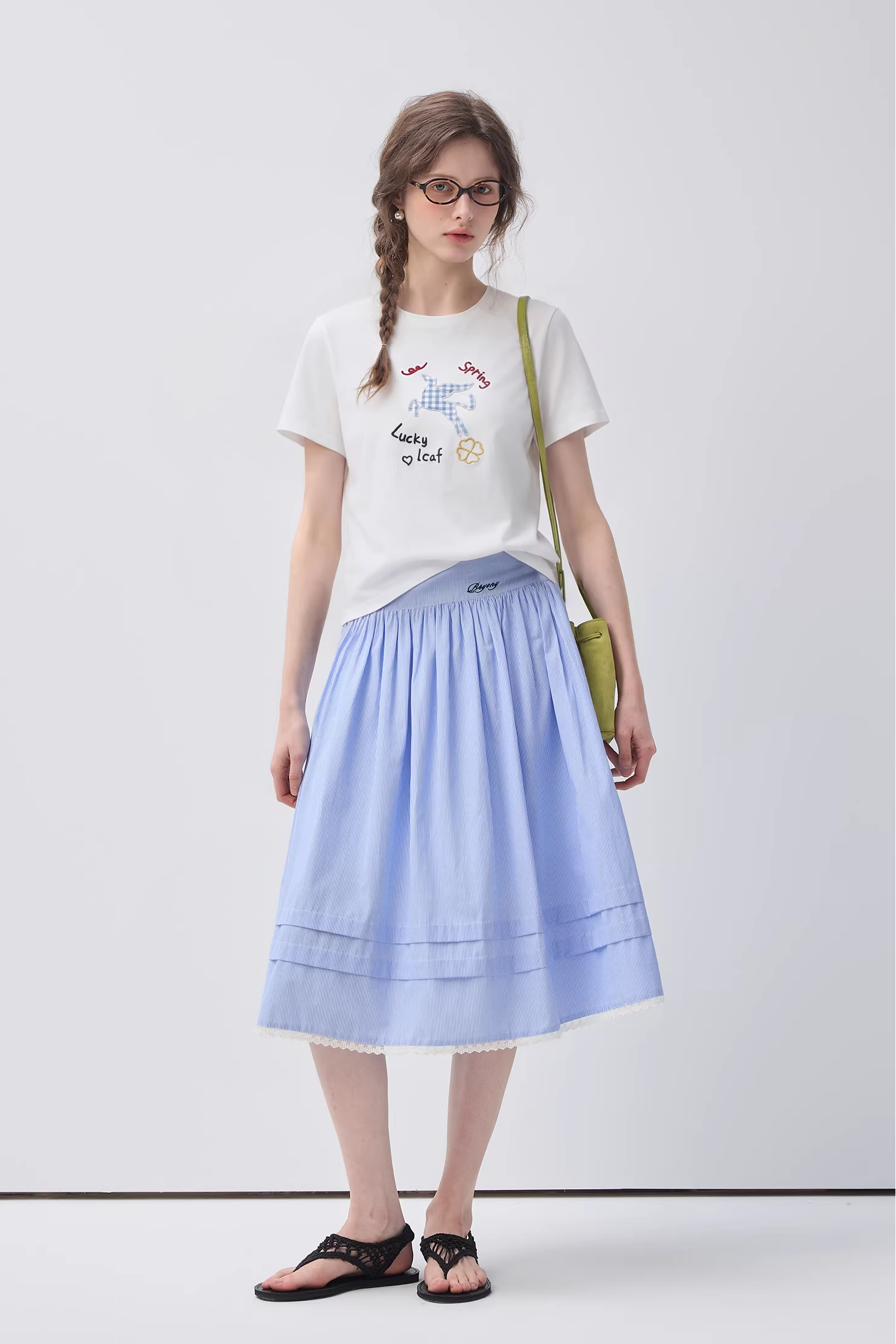 パッチ付きペガサスレター刺繍TシャツC3552