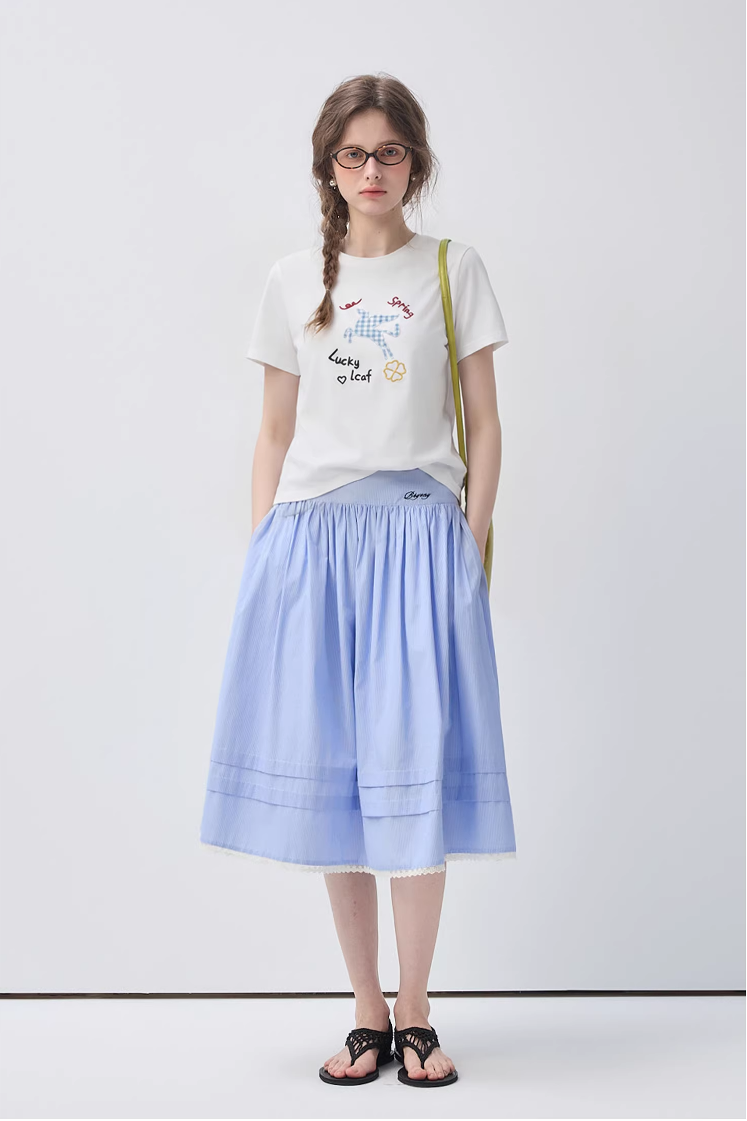 パッチ付きペガサスレター刺繍TシャツC3552