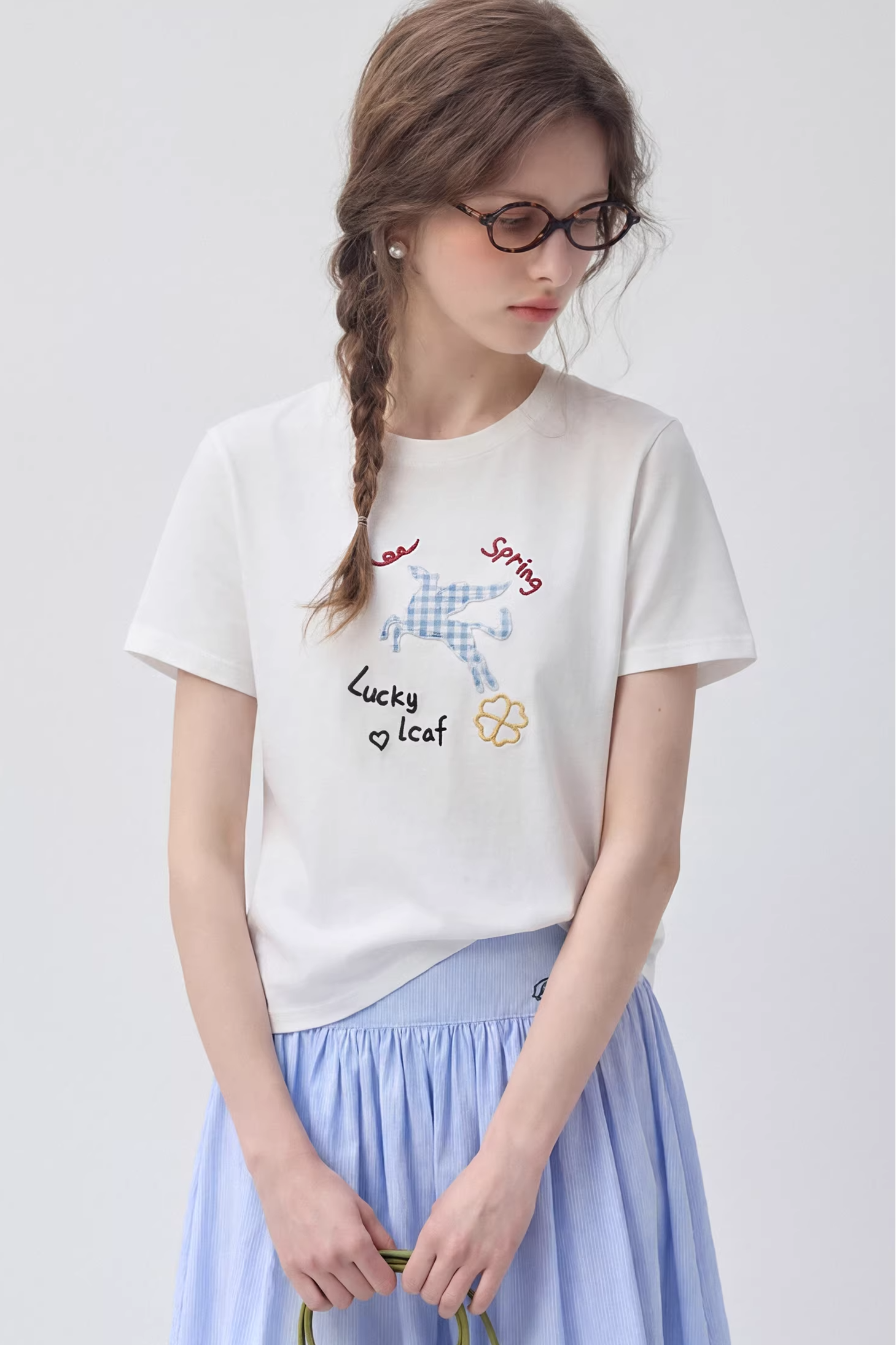 パッチ付きペガサスレター刺繍TシャツC3552