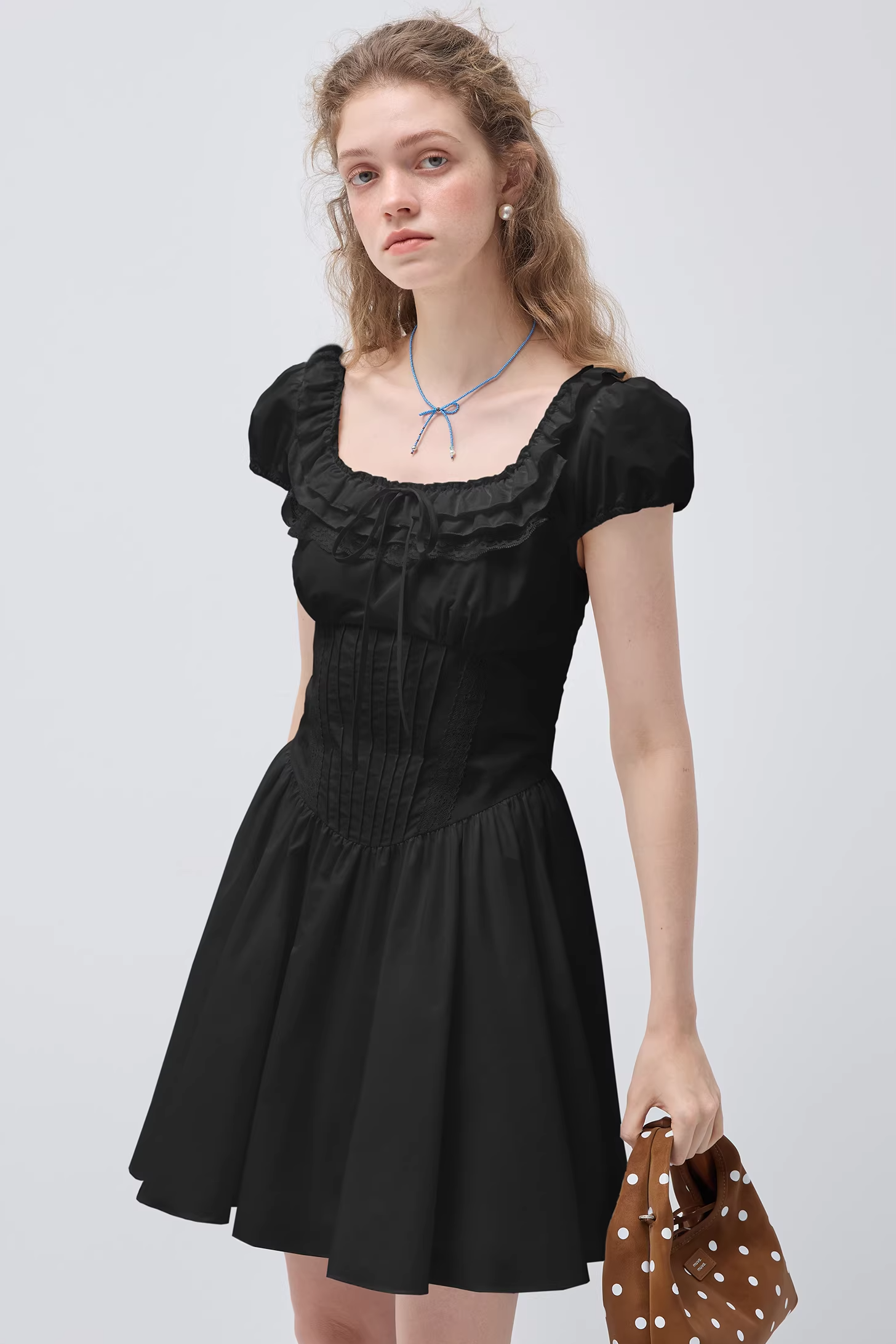 リヨセルパレススタイルのリトルブラックドレスC3567