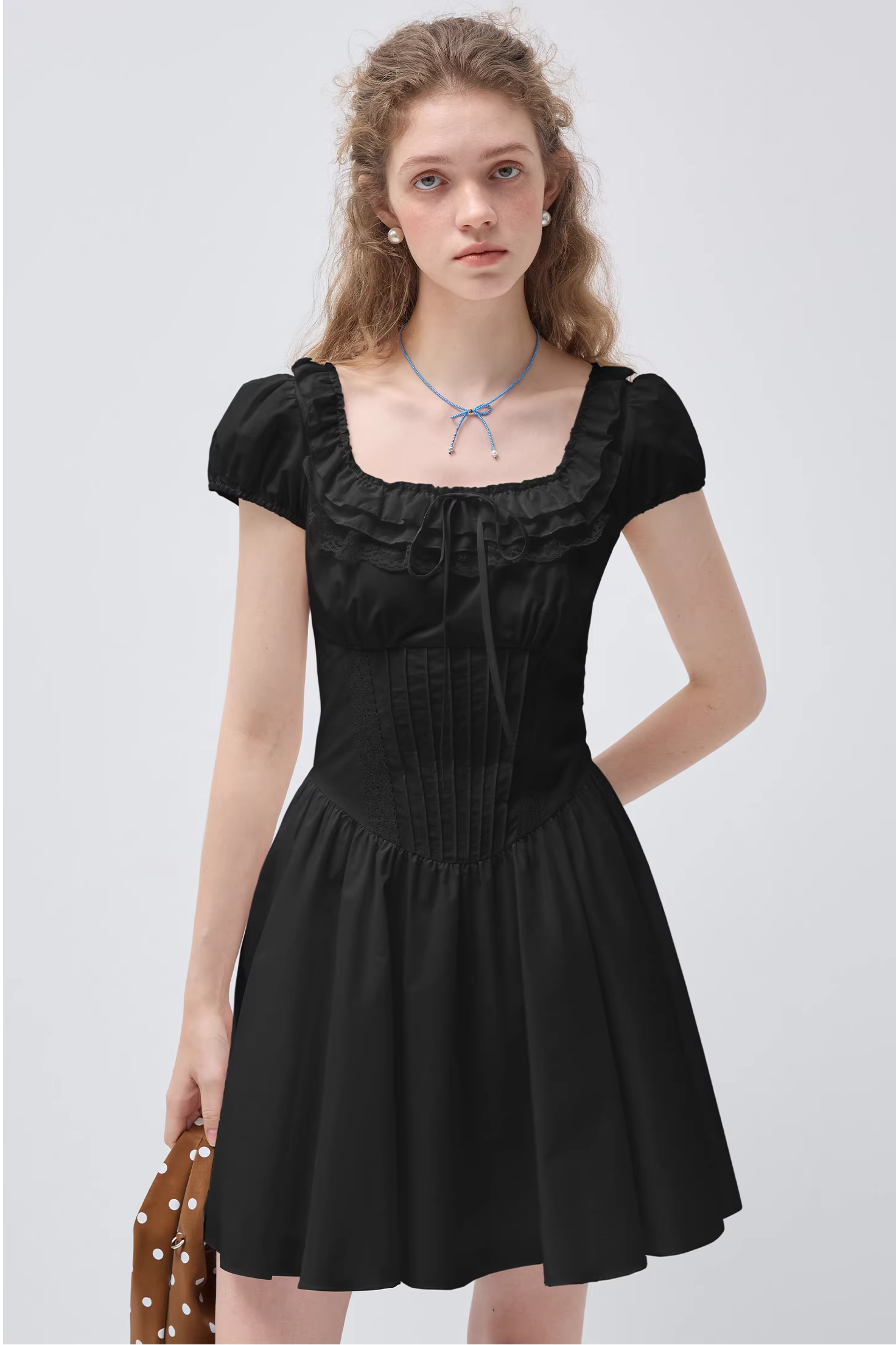 リヨセルパレススタイルのリトルブラックドレスC3567