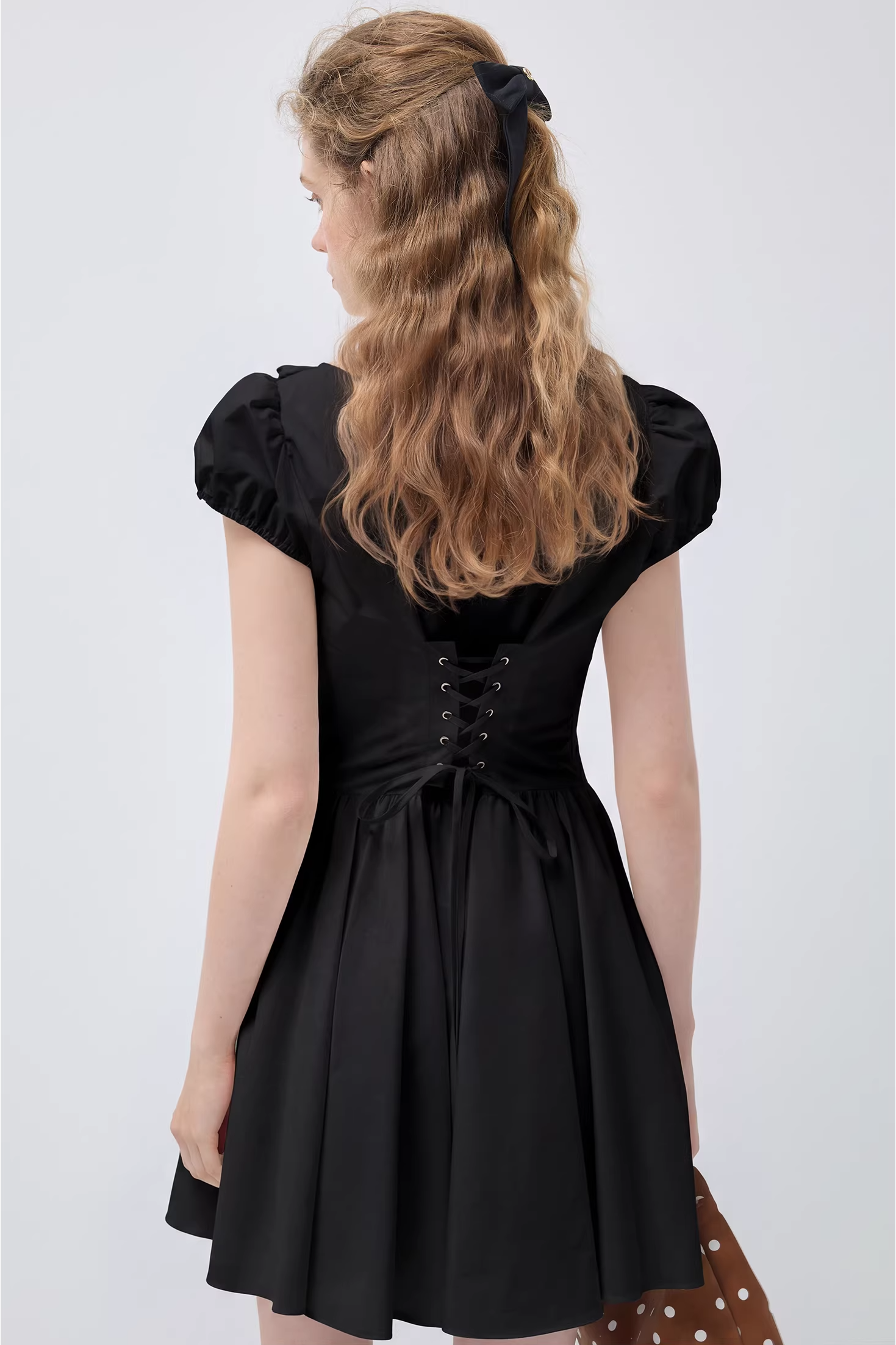 リヨセルパレススタイルのリトルブラックドレスC3567