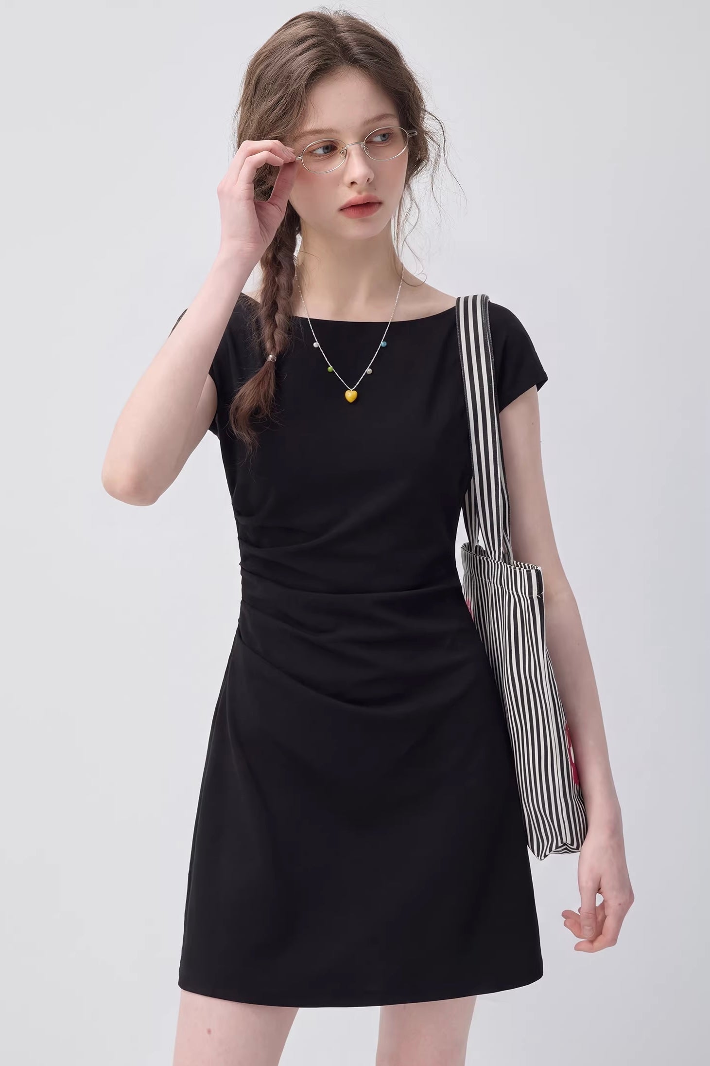 フィットシルエット半袖ワンピースC3657