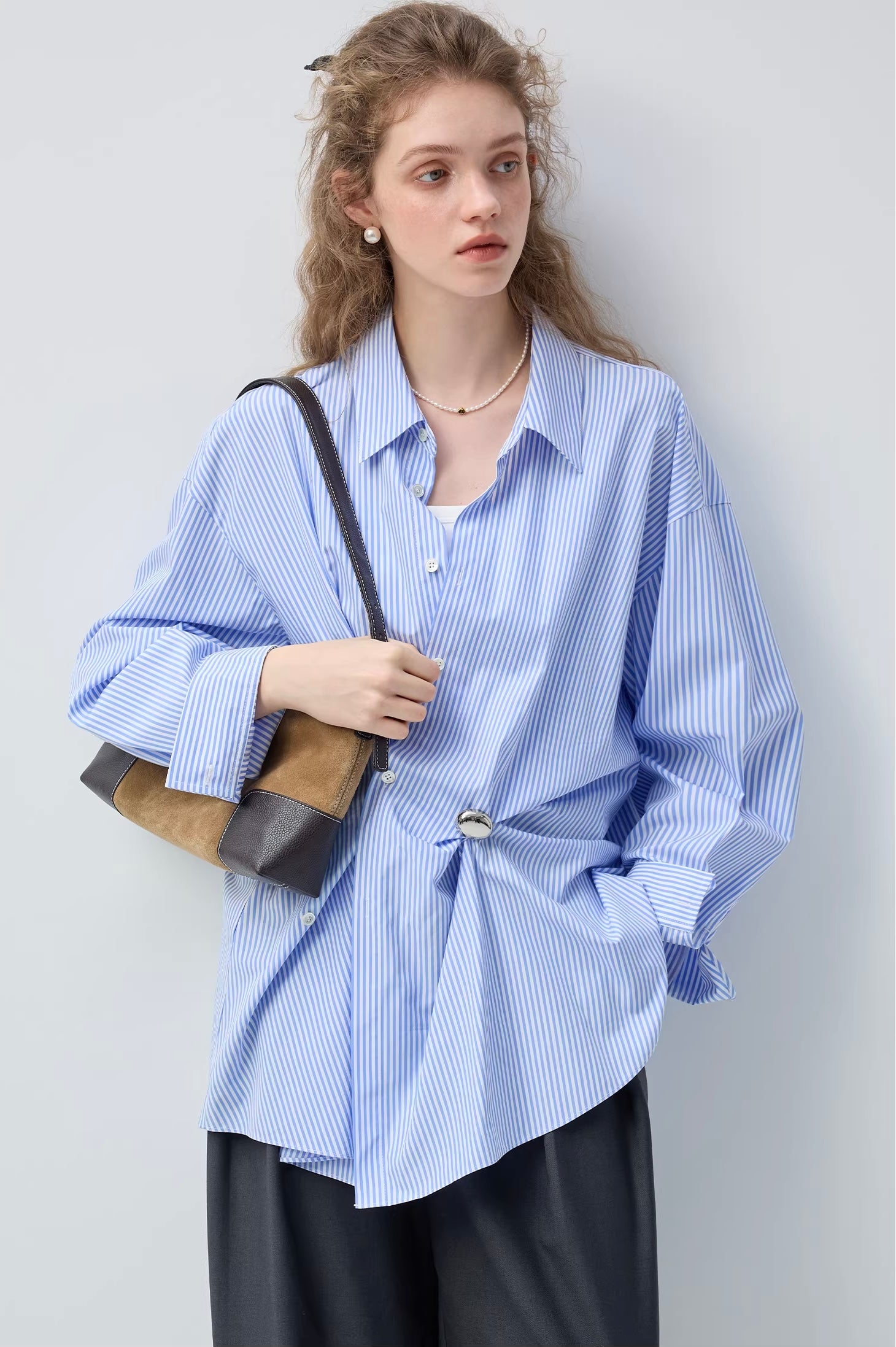 メタルバックルデザイン ストライプシャツ
C3386