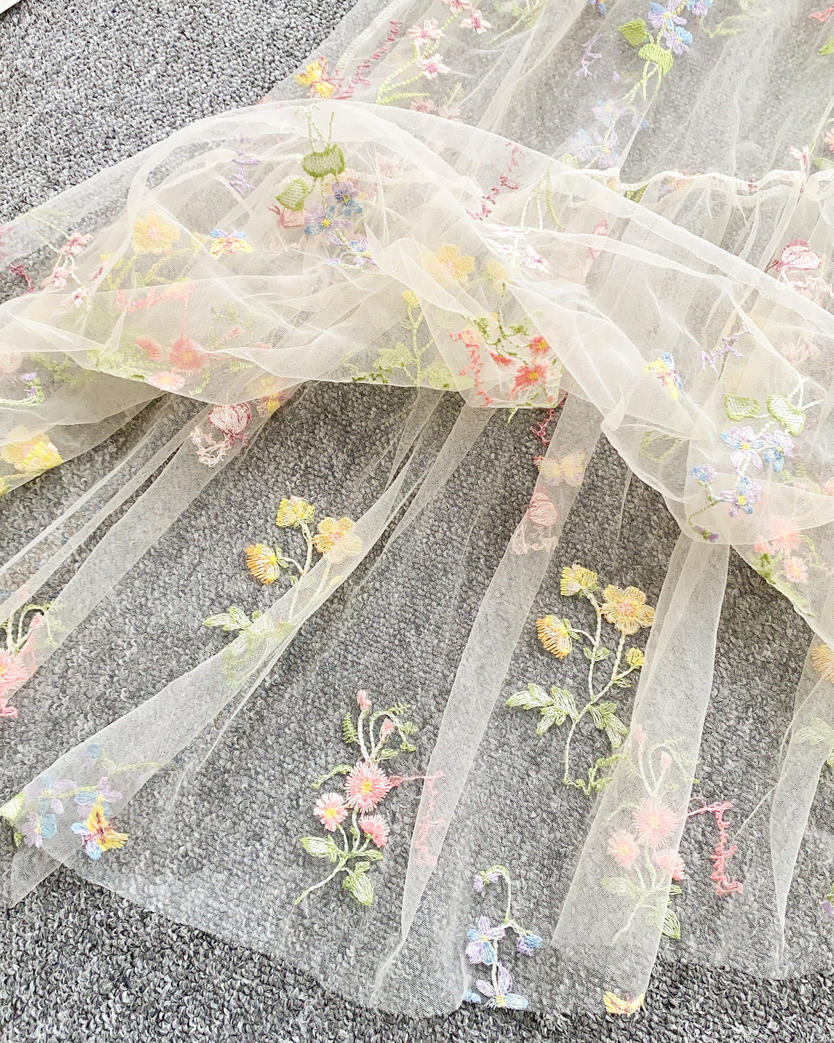 刺繍メッシュホワイトドレス C3822